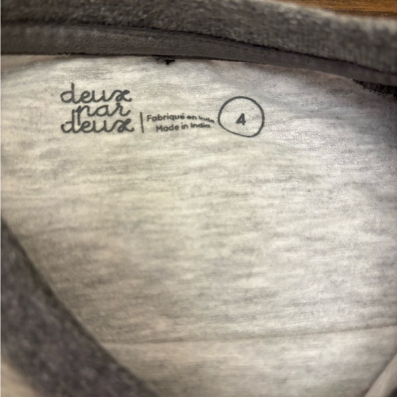 Gray and White Wolf Print Outfit - Picture 4 of 5